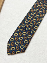 Charger l'image dans la galerie, Ricchetti X Drake's cravate bleue en soie à motif paisley Made in England
