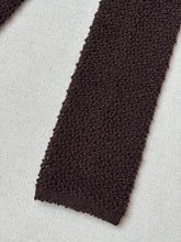 Cargar imagen en el visor de la galería, Cravate tricot marron en laine Made in Italy
