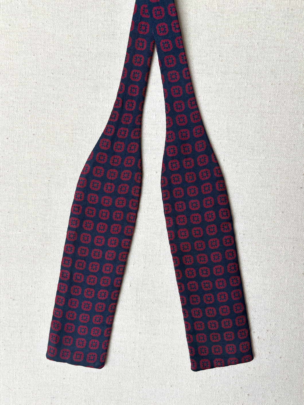 Noeud papillon vintage bleu marine en soie Made in Italy