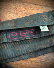 Charger l'image dans la galerie, Old England Paris X Michael Drake cravate ascot vintage à motif paisley Made in England
