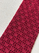 Charger l&#39;image dans la galerie, Cravate rouge vintage en tricot de soie
