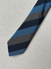 Charger l'image dans la galerie, Trio de cravates vintage en soie Atkinsons / Vivax by Sambrook Witting / Berteil
