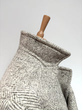 Charger l&#39;image dans la galerie, Manteau caban croisé à chevrons en pure laine vierge Made in Italy 50
