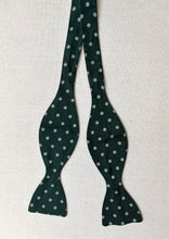 Charger l&#39;image dans la galerie, Duo de noeuds papillon en soie vintage
