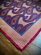 Charger l'image dans la galerie, Pochette paisley vintage en soie Francesco Smalto Made in Italy
