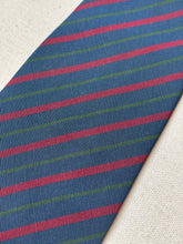 Charger l'image dans la galerie, Duo de cravates vintage Atkinsons / Charlot en laine et soie Made in England
