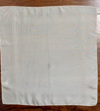 Charger l&#39;image dans la galerie, Trio de pochettes vintage en soie
