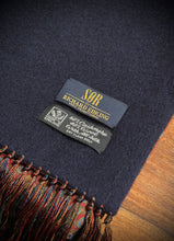 Charger l'image dans la galerie, SOR by Richard Edking foulard vintage double face en cachemire laine et soie Made in England
