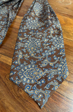 Carica l'immagine nel visualizzatore di Gallery, Cravatta vintage con motivo paisley di Burberry, realizzata in Inghilterra
