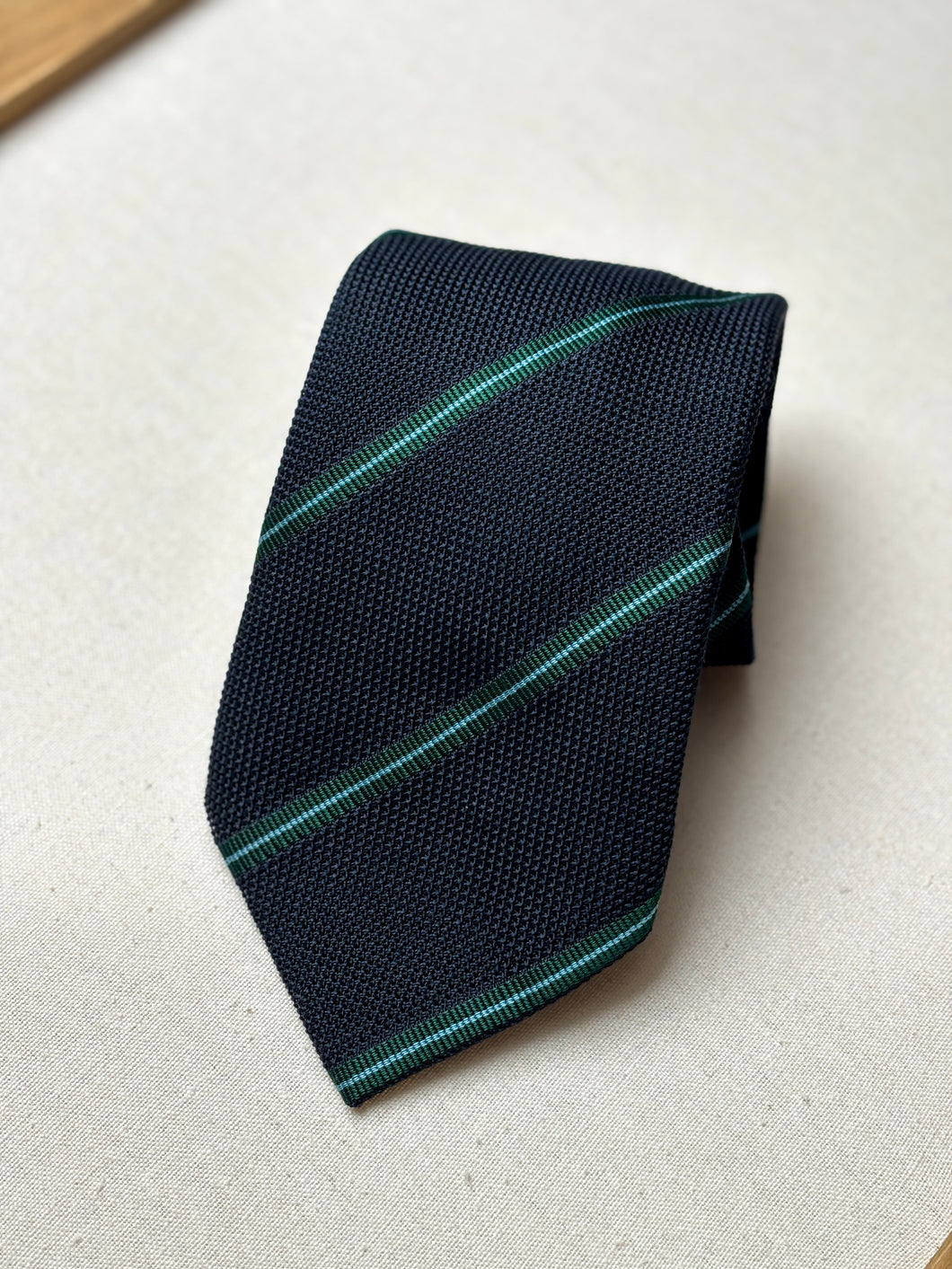 Albertelli cravate club vintage en grenadine de soie Made in Italy