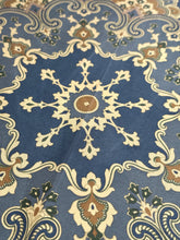 Cargar imagen en el visor de la galería, Van Gestel by Breuer foulard carré vintage 100% soie à motif floral
