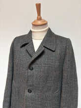 Charger l'image dans la galerie, Manteau vintage en pure laine vierge à carreaux XS
