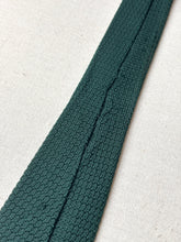Charger l'image dans la galerie, Madelios Paris cravate verte vintage en grenadine de soie Made in Italy
