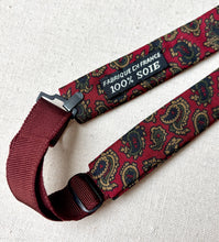 Načíst obrázek do prohlížeče Galerie, Burberrys vintage paisley hedvábný motýlek, vyrobeno v Anglii
