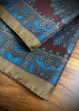 Cargar imagen en el visor de la galería, Pochette vintage en soie à motif floral
