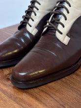 Charger l'image dans la galerie, Bottines à lacets vintage femme en cuir de veau lisse marron et crème 35 FR
