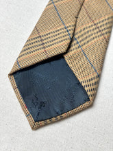 Cargar imagen en el visor de la galería, Cravats of London cravate beige à carreaux en laine Made in England
