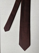Afbeelding in Gallery-weergave laden, Daniel Crémieux X Michael Drake cravate marron en soie Made in England
