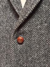 Afbeelding in Gallery-weergave laden, Harris Tweed X Tom Rusborg gilet gris à chevrons en pure laine 56
