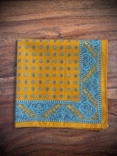 Lade das Bild in den Galerie-Viewer, Pochette jaune vintage à motif paisley 100% coton
