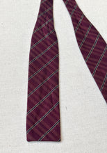 Cargar imagen en el visor de la galería, Noeud papillon vintage bordeaux en soie Made in France

