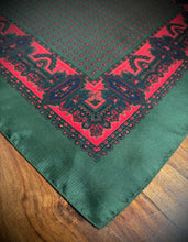 Carica l'immagine nel visualizzatore di Gallery, Pochette vintage in seta lilla con motivo paisley, realizzata in Inghilterra

