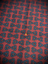 Charger l'image dans la galerie, Duo de pochettes vintage en soie Made in Italy
