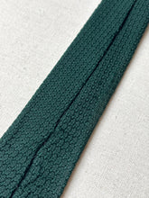 Charger l'image dans la galerie, Madelios Paris cravate verte vintage en grenadine de soie Made in Italy
