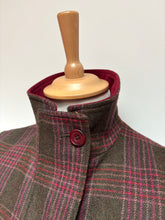 Načíst obrázek do prohlížeče Galerie, Chrysalis The Hampton manteau femme en tweed Anglais en laine vierge Taille 36 Made in England
