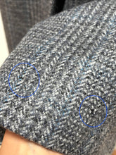 Charger l'image dans la galerie, Manteau vintage raglan Prince de Galles en pure laine vierge Made in France Taille 50/L
