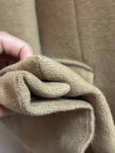 Charger l&#39;image dans la galerie, Manteau vintage beige croisé 100% camel hair Made in Italy
