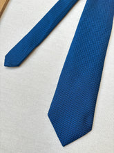 Načíst obrázek do prohlížeče Galerie, Klubová kravata Personality Milano z grenadinového hedvábí, vyrobeno v Itálii
