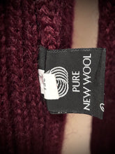 Load image into Gallery viewer, Walbusch cardigan bordeaux à col châle en laine vierge 52 Made in Great Britain
