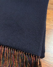Charger l'image dans la galerie, SOR by Richard Edking foulard vintage double face en cachemire laine et soie Made in England
