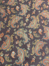 Charger l&#39;image dans la galerie, Rochas Paris écharpe double face vintage paisley en laine et soie Made in Italy
