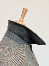 Carica l&#39;immagine nel visualizzatore di Gallery, Dunn &amp; Co manteau classique raglan Prince de Galles en pure laine vierge L
