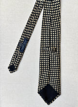 Lade das Bild in den Galerie-Viewer, JM Atelson Paris cravate vintage en soie Made in Italy
