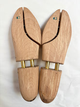 Afbeelding in Gallery-weergave laden, Embauchoirs en bois Loding Pointure 43 FR
