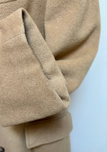 Charger l&#39;image dans la galerie, Manteau vintage beige croisé 100% camel hair Made in Italy
