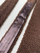 Charger l&#39;image dans la galerie, Cravate tricot vintage marron en pure laine
