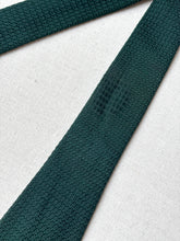 Charger l'image dans la galerie, Madelios Paris cravate verte vintage en grenadine de soie Made in Italy
