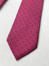 Lade das Bild in den Galerie-Viewer, Pape Maître tailleur Paris London cravate rouge en soie à motif géométrique Made in Italy
