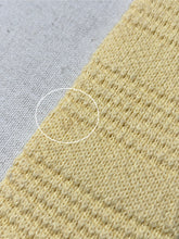 Charger l&#39;image dans la galerie, Brooks Brothers cravate jaune à bout carré en coton
