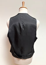 Charger l'image dans la galerie, Gilet de costume gris vintage en flanelle de laine 52/54
