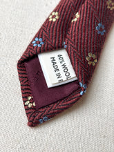 Carica l'immagine nel visualizzatore di Gallery, Cravatte in lana Cravats of London, prodotte in Inghilterra
