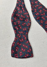 Charger l&#39;image dans la galerie, Madelios noeud papillon vintage paisley bleu en soie

