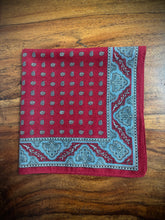 Lade das Bild in den Galerie-Viewer, Pochette rouge vintage à motif paisley 100% coton
