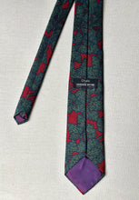 Cargar imagen en el visor de la galería, Vivax by Sambrook Witting cravate en soie Made in England
