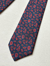 Charger l'image dans la galerie, M. Bardelli cravate vintage paisley marine en soie
