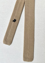Charger l'image dans la galerie, Cravate beige maille vintage en laine Made in Italy

